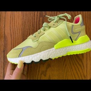 New Women’s Sz 8 Nite Jogger “Semi Frozen Yellow”